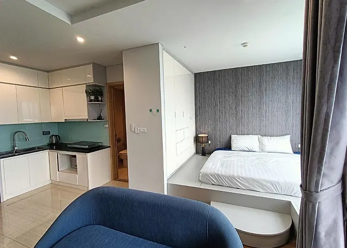 Thuy Apartment *
